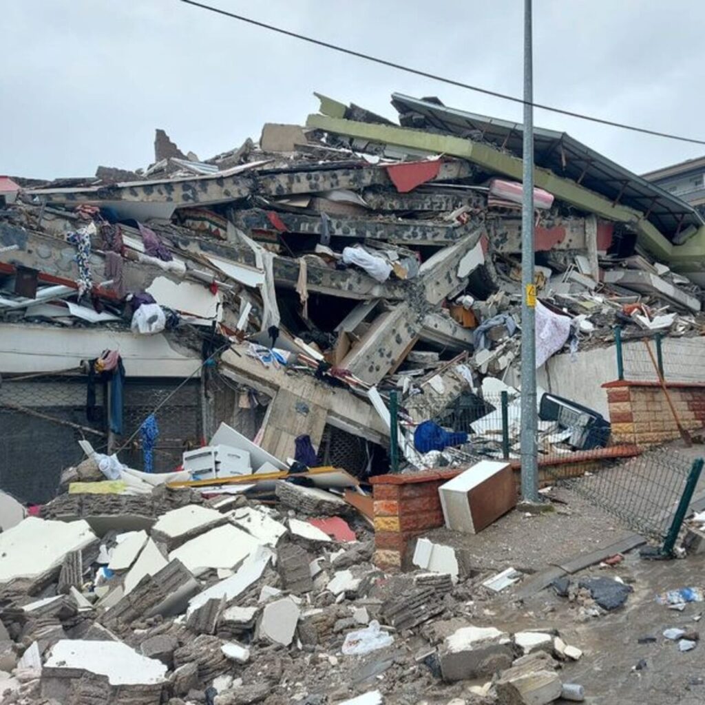 Deprem sonrası eve kapanma, psikolojik acının sessiz çığlığı mı?