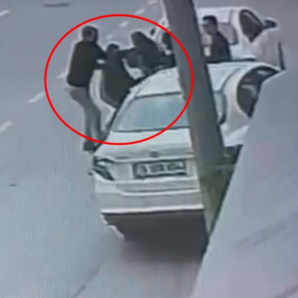 Drift attı, polise saldırdı, silahını almaya çalıştı!