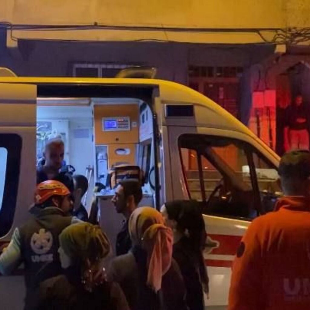 Esenler’de yangın: 15 yaralı