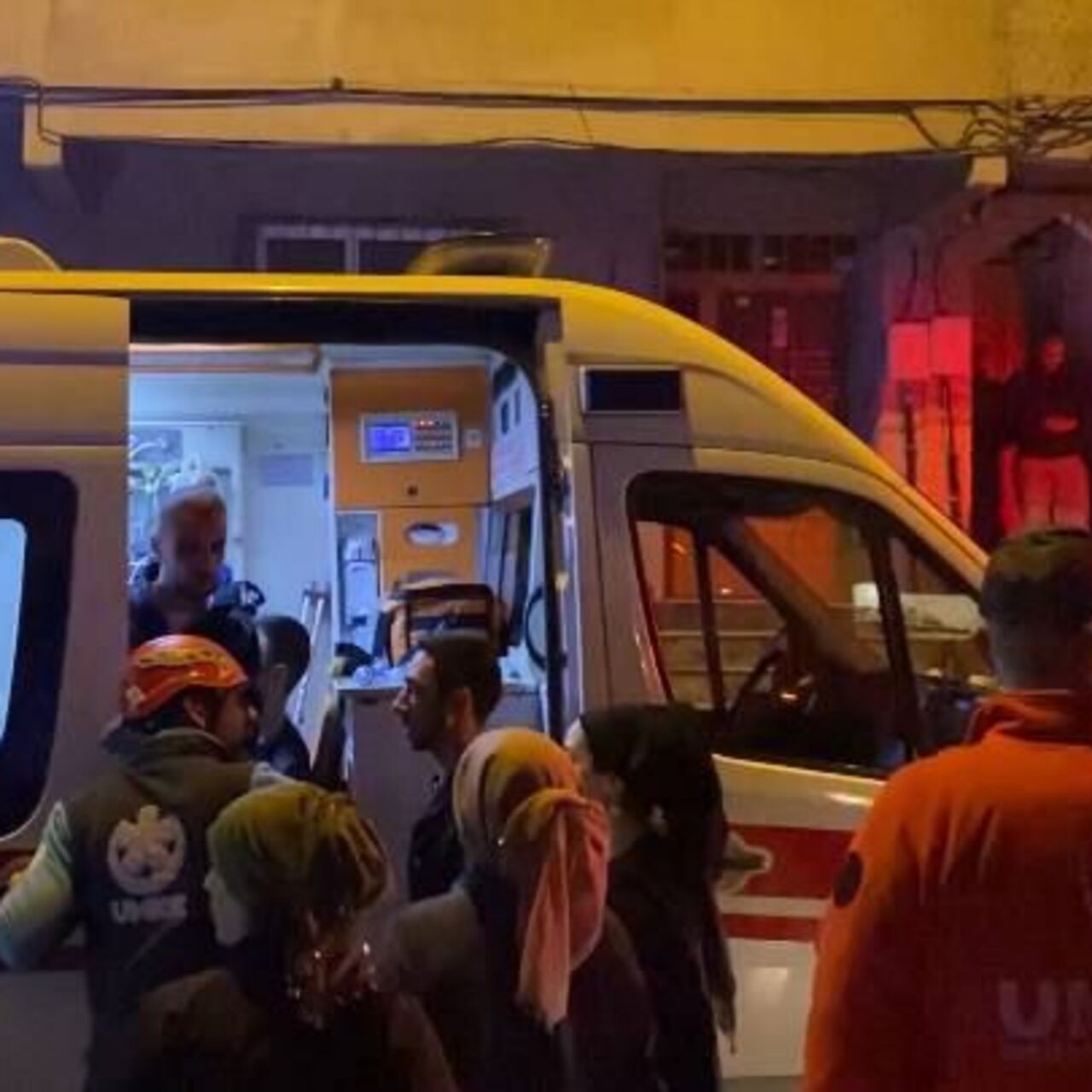 Esenler’de yangın: 15 yaralı