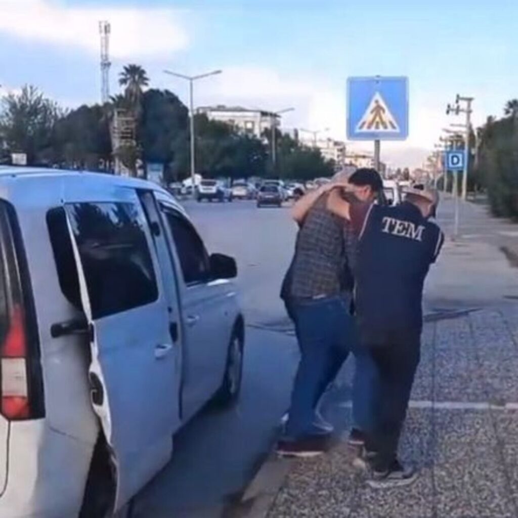 FETÖ’nün Hava Kuvvetleri mahrem yapısına baskın!