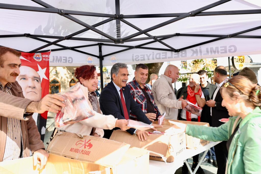Gemlik Belediyesi’nden Cumhuriyet Coşkusu