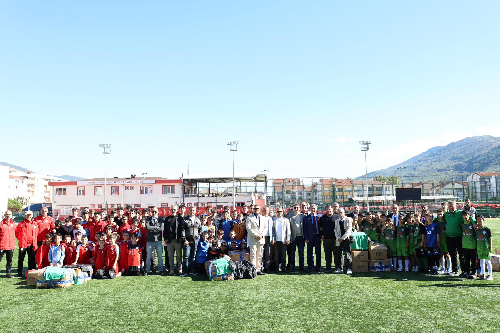 Gemlik Belediyesi’nden Spor Kulüplerine Destek