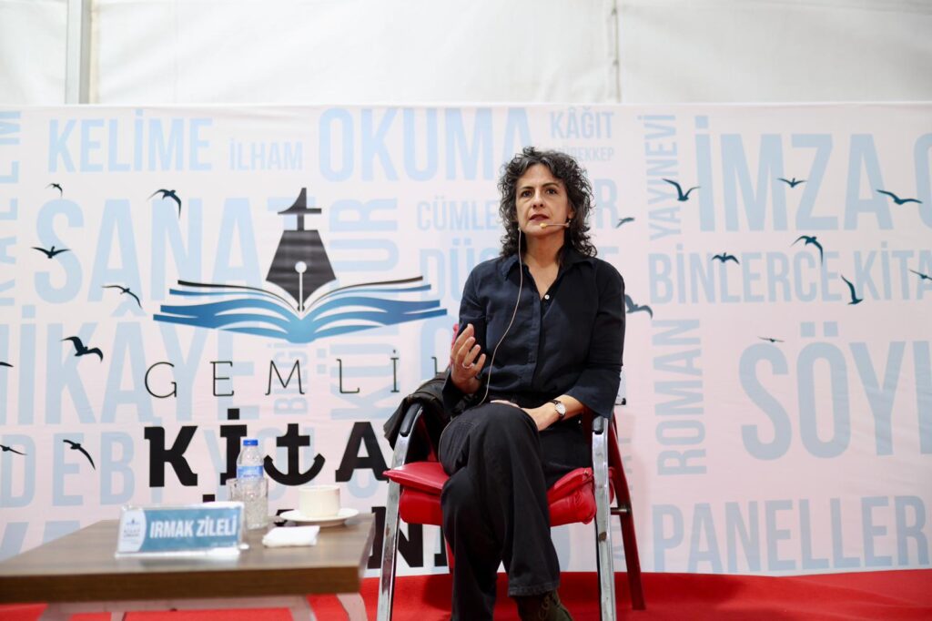 Gemlik Kitap Limanı’na İlk Günden Yoğun İlgi