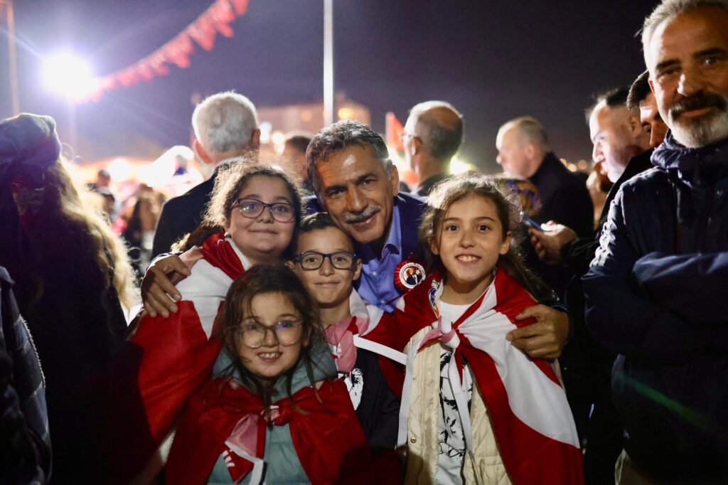 Gemlik’te Cumhuriyet Coşkusu Kortej Yürüyüşüyle Zirveye Ulaştı