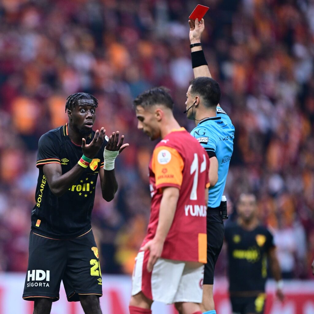 Göztepe’den hakeme tepki: Her sene aynı film!