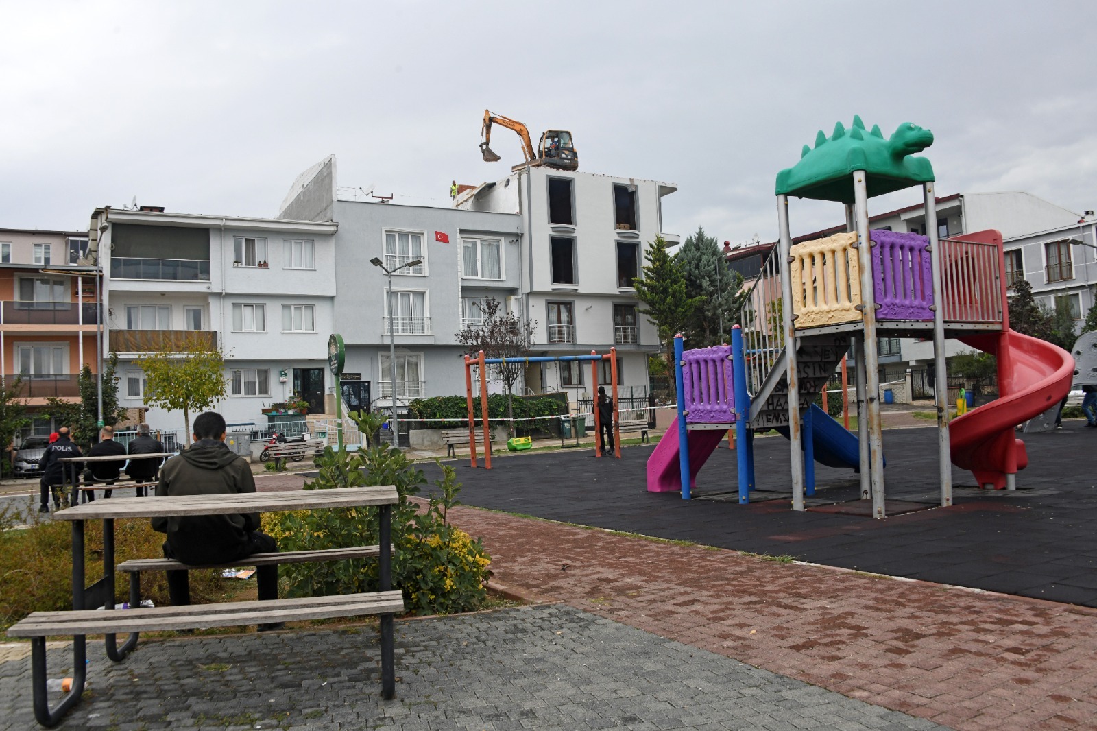 Osmangazi’de Ruhsatsız Katlara Anında Müdahale