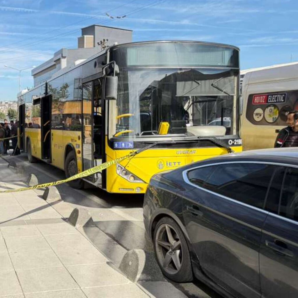 İETT otobüsünde bıçaklı saldırı! Can kaybı var!