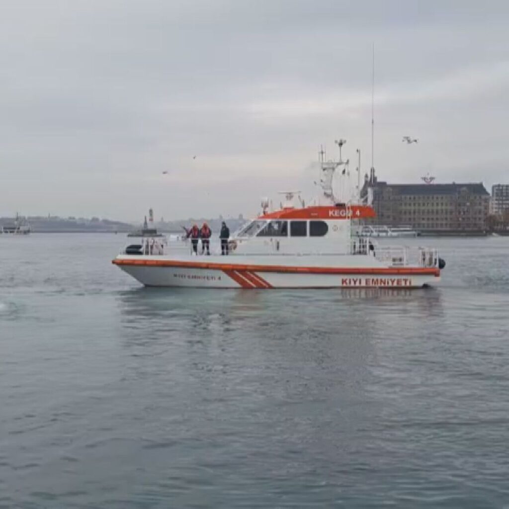 İskelede facia! 4 engelli kişi denize düştü, can kaybı var!