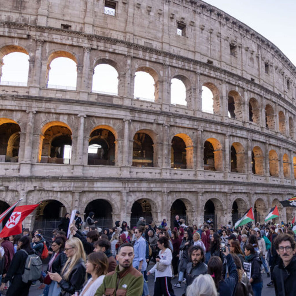 İsrail’in saldırısı dünyada protesto edildi