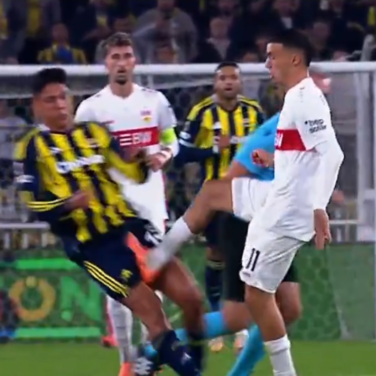 Kadıköy’de kırmızı kart beklentisi!