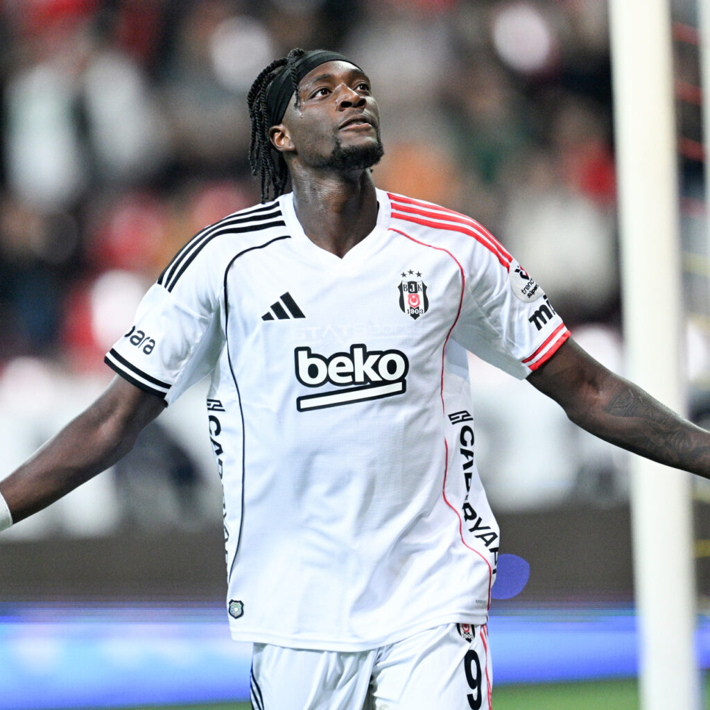 Kartal yabancılarla uçuyor!