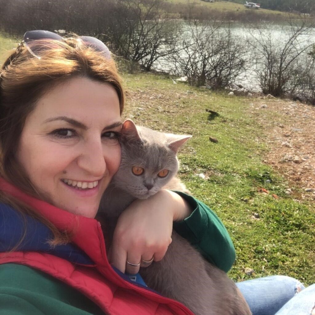 Kedisi sayesinde kanser olduğunu öğrendi