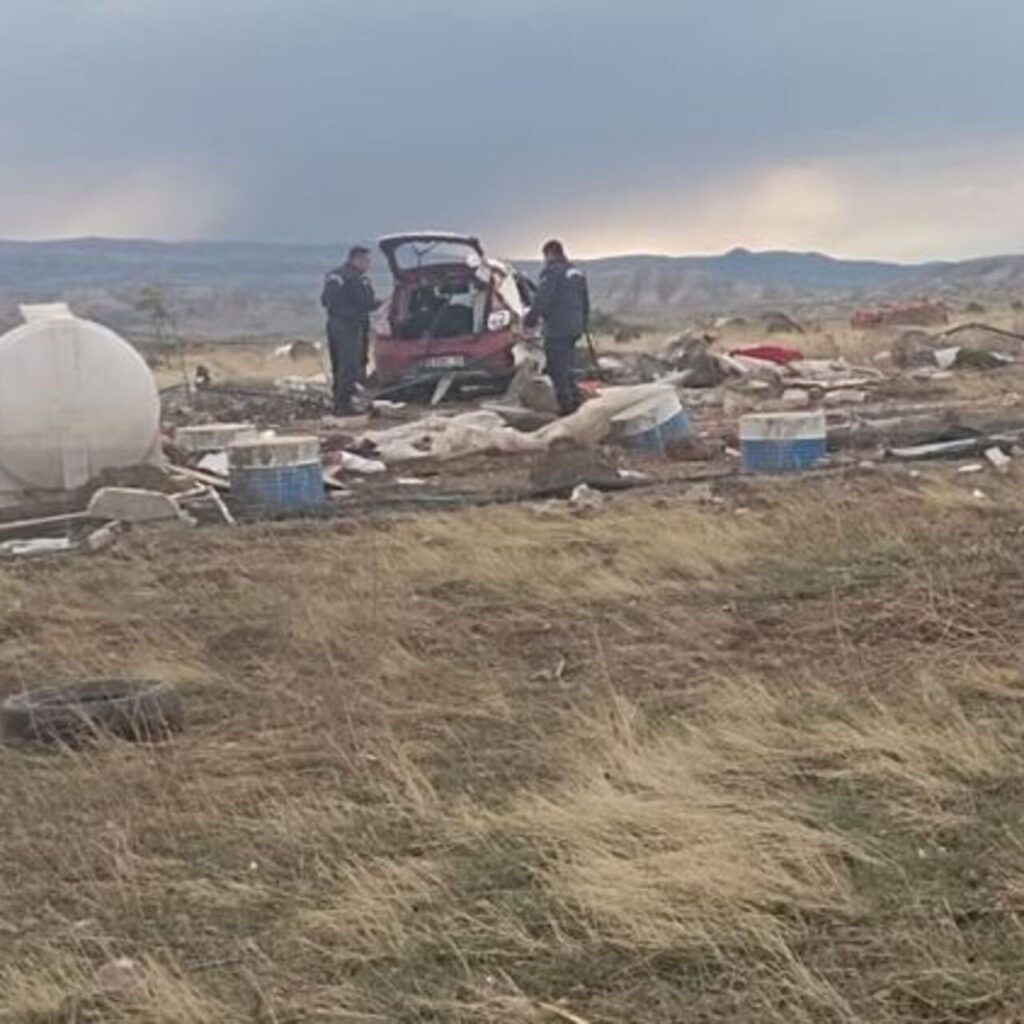 Konteyner ev devrildi: 1 ölü, 3 yaralı