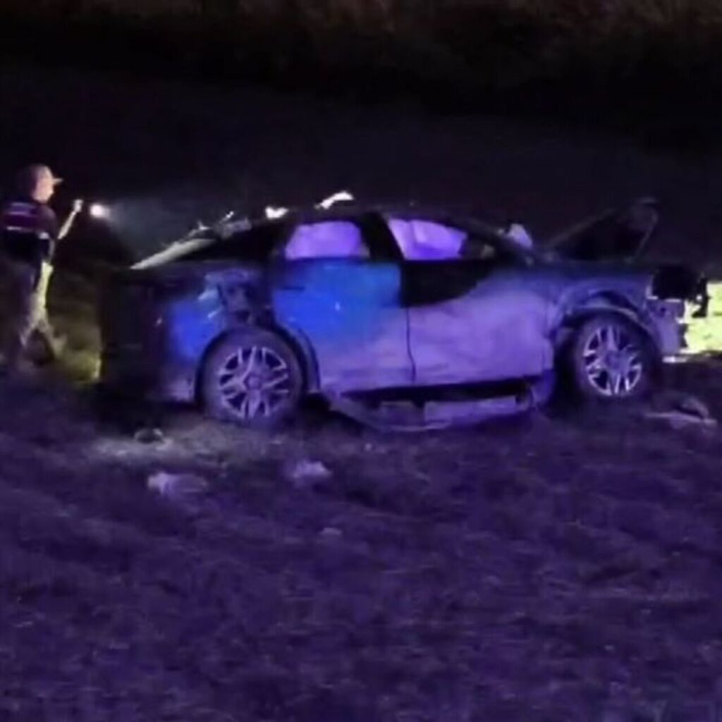 Lastiği patlayan otomobil takla attı: 1 ölü, 2 yaralı