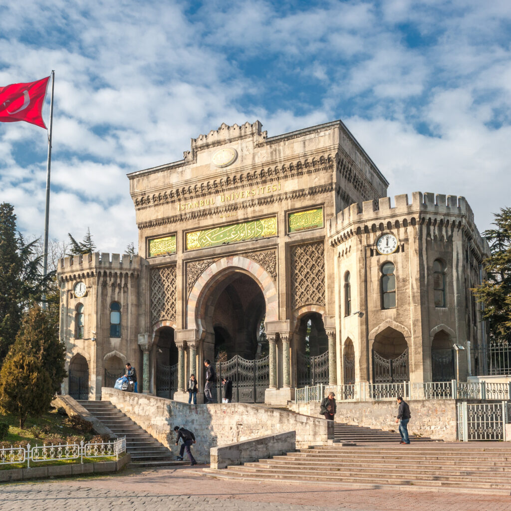 Lisans eğitimi 3 yıla iniyor