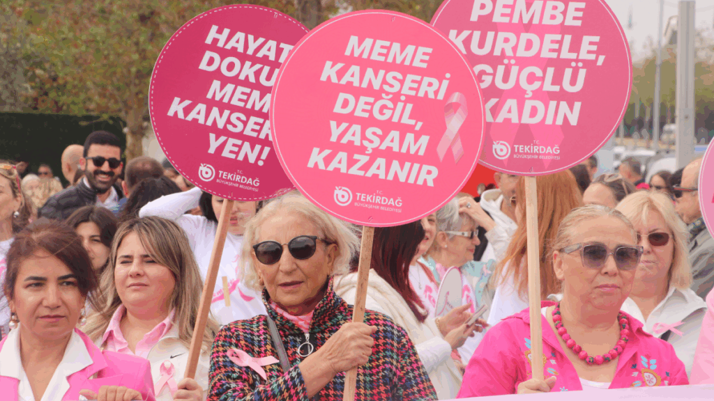Meme kanseri farkındalığı için Tekirdağ’da yürüyüş yapıldı