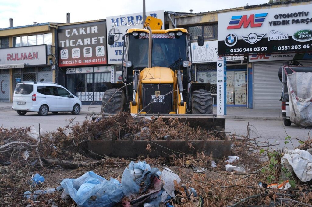 Nilüfer Belediyesi’nden Beşevler Sanayi Sitesi’nde kapsamlı temizlik