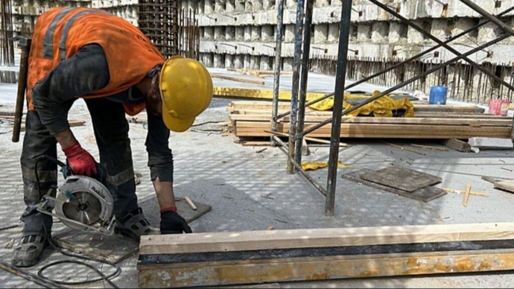 O ülkedeki Türk patronlar ‘Para çok, işçi yok’ diye isyan etti