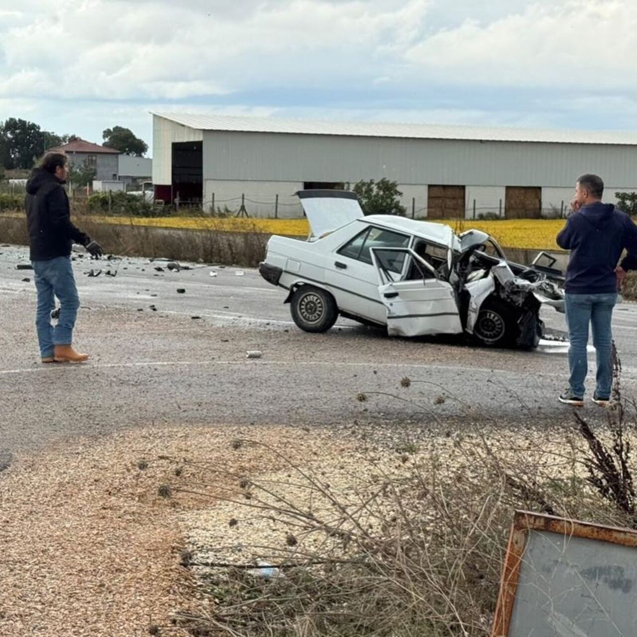 Öğrenci servisi ile otomobil çarpıştı: 2 ölü, 7 yaralı