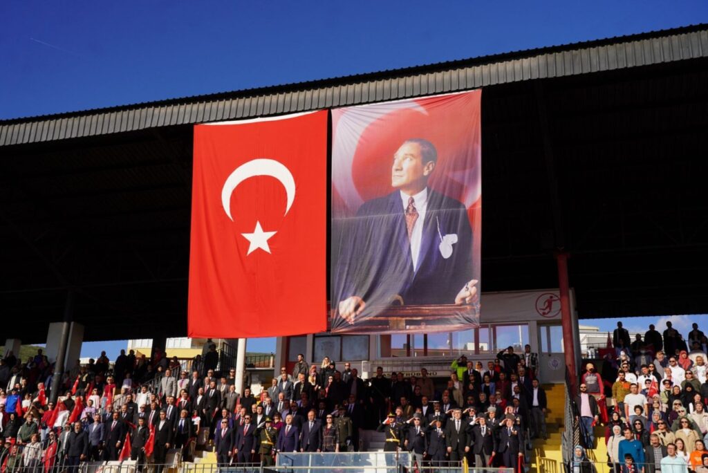 Orhangazi’de Cumhuriyet Coşkusu Sokaklara Taştı