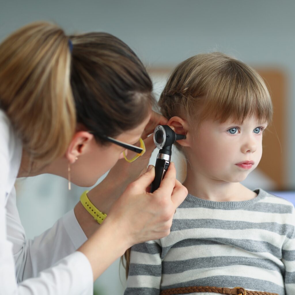 Orta kulak iltihabı deyip geçmeyin! İşitme kaybına neden olabilir