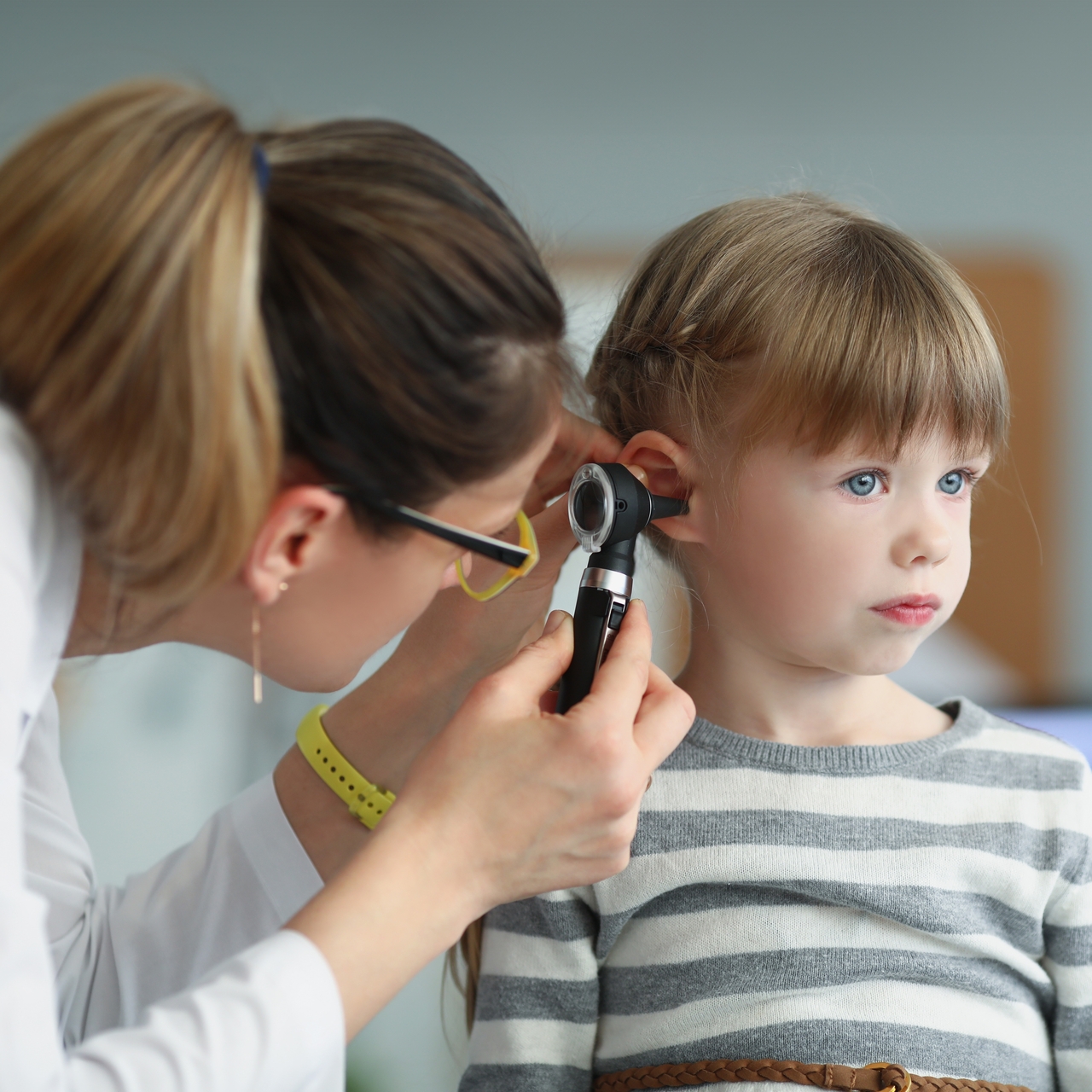 Orta kulak iltihabı deyip geçmeyin! İşitme kaybına neden olabilir