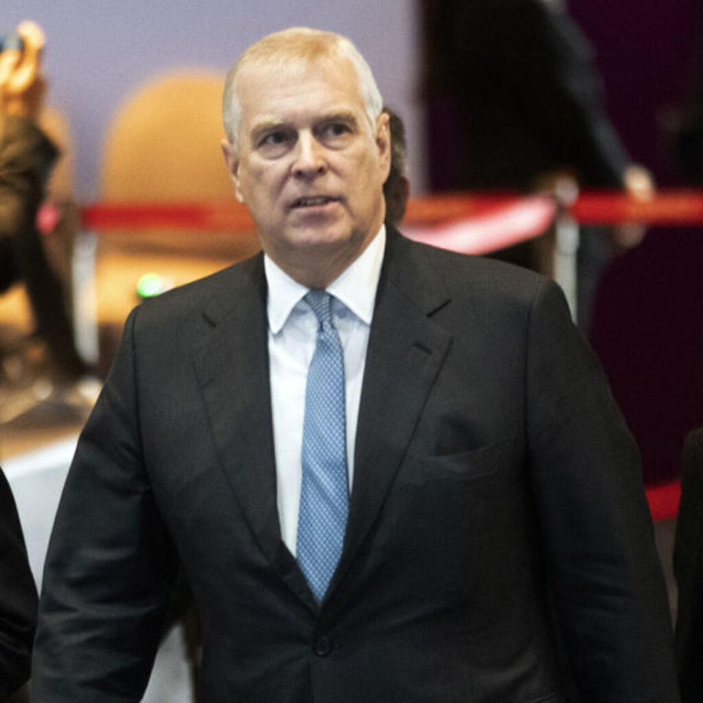 Prens Andrew unvanlarından vazgeçti