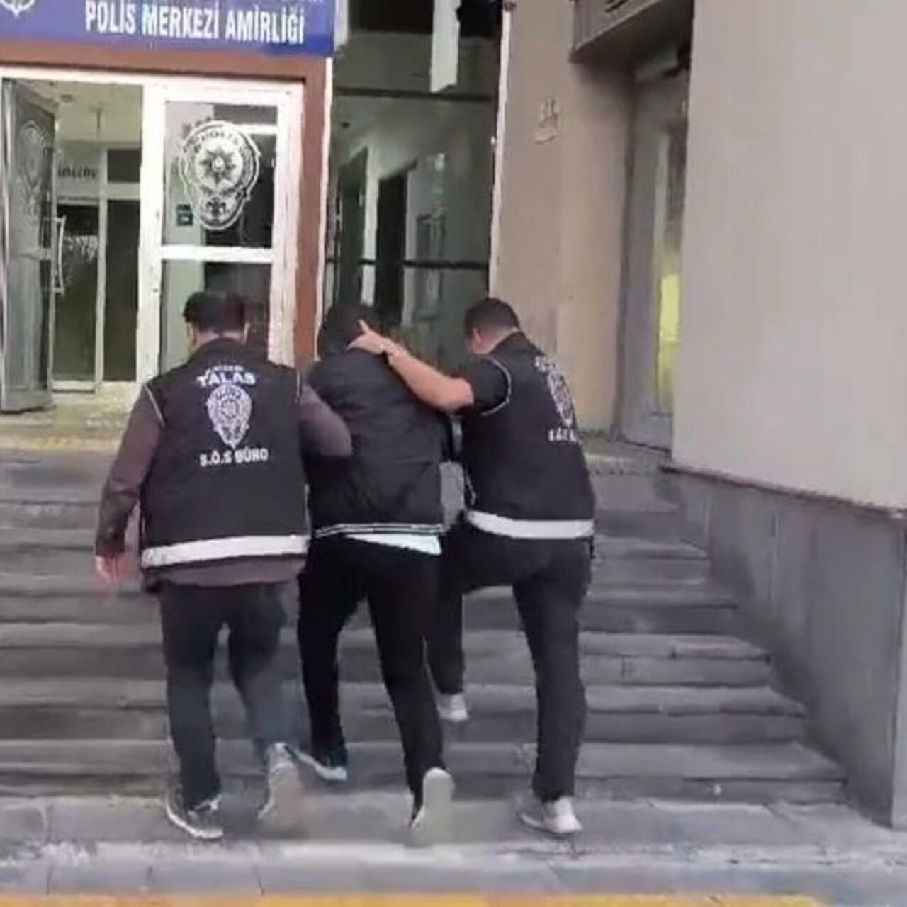 Siber operasyon: 567 gözaltı