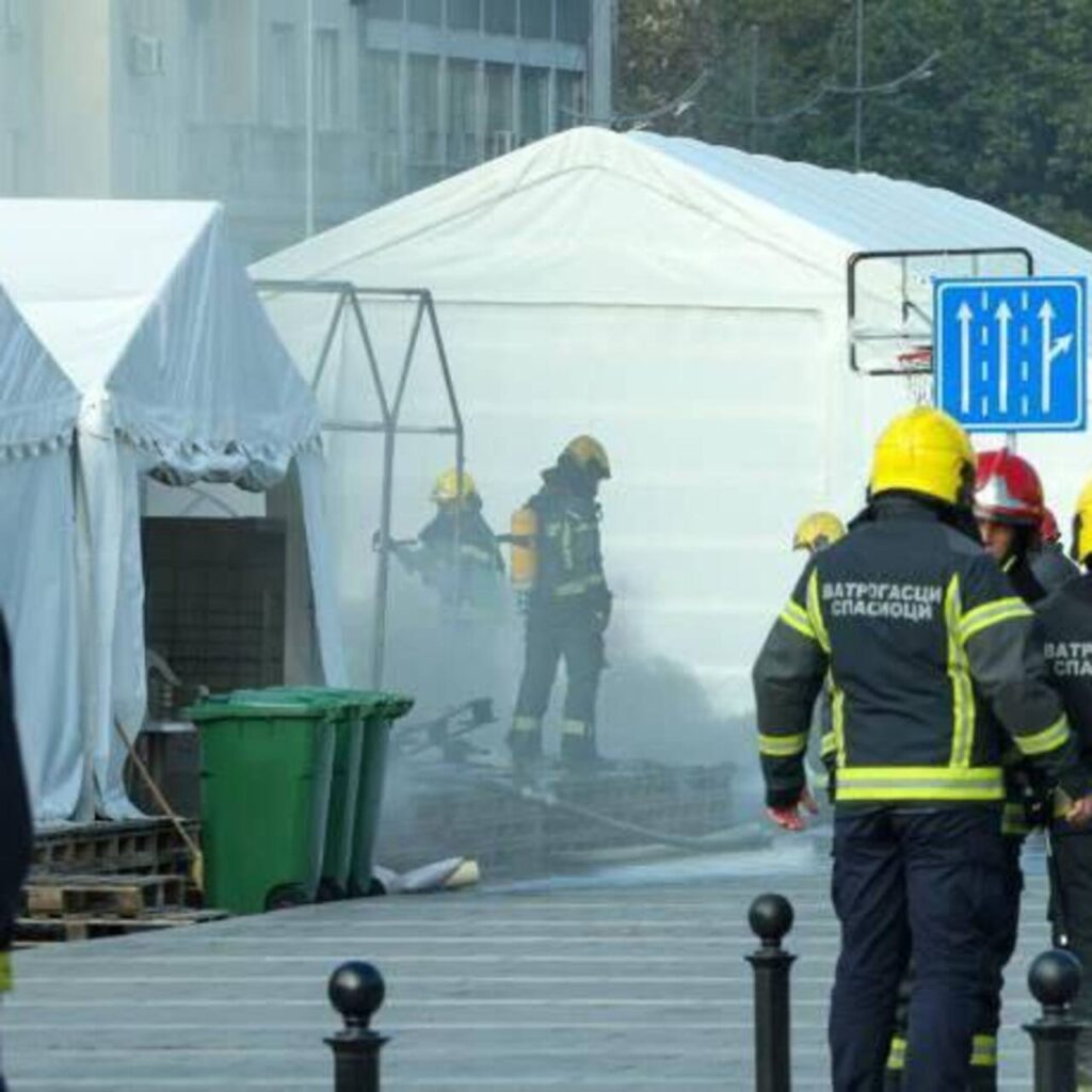 Sırbistan parlamentosunun dışında silahlı saldırı