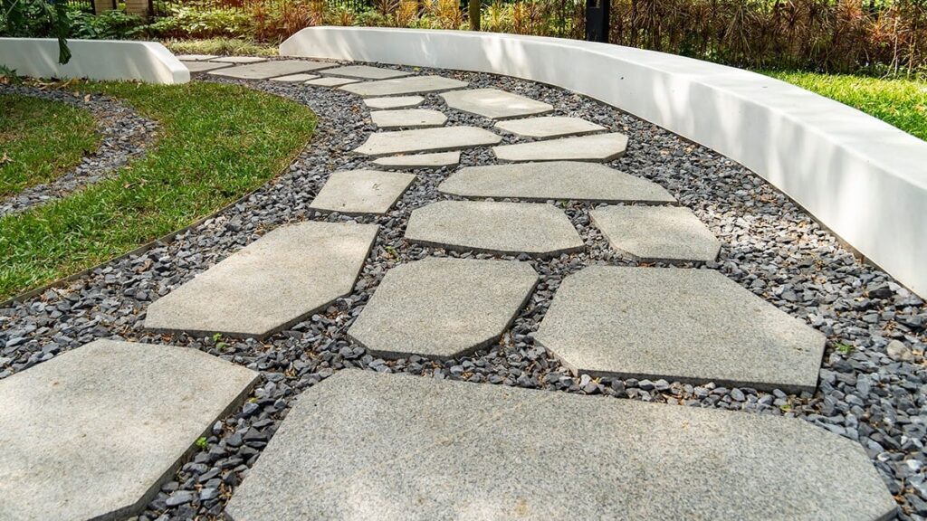 Sokakta buldu, mahkemeye koştu: Milyonluk servete kondu