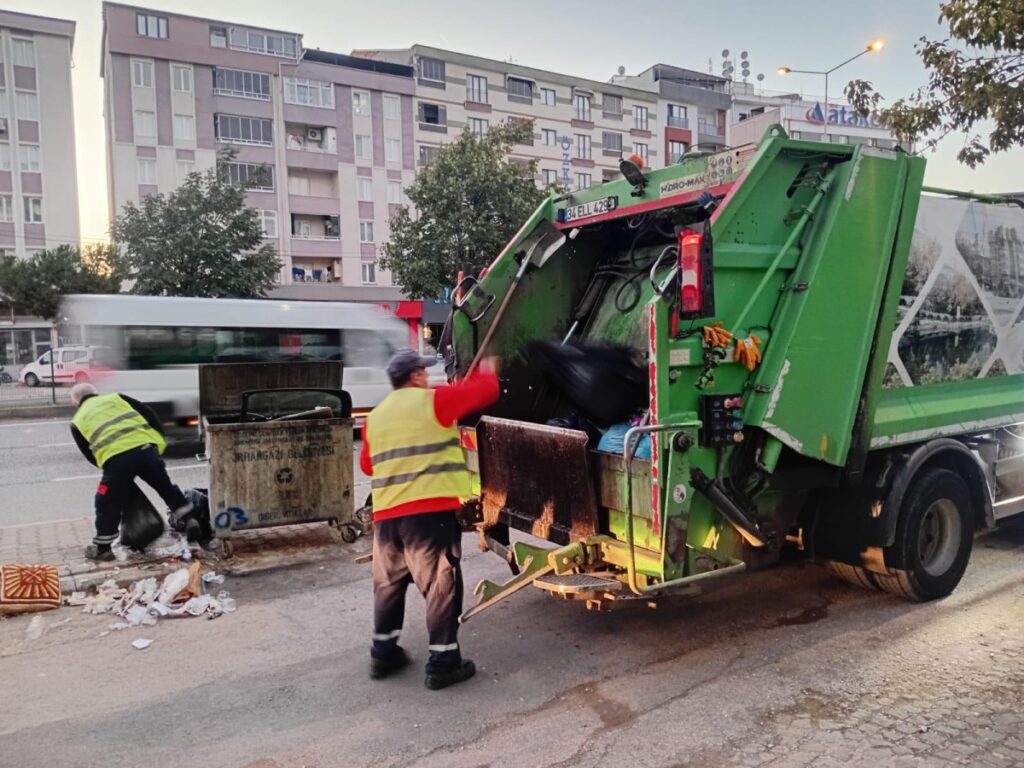 Temiz ve Düzenli Bir Orhangazi İçin Aralıksız Mesai: Ekipler Dört Mevsime Göre Sahada