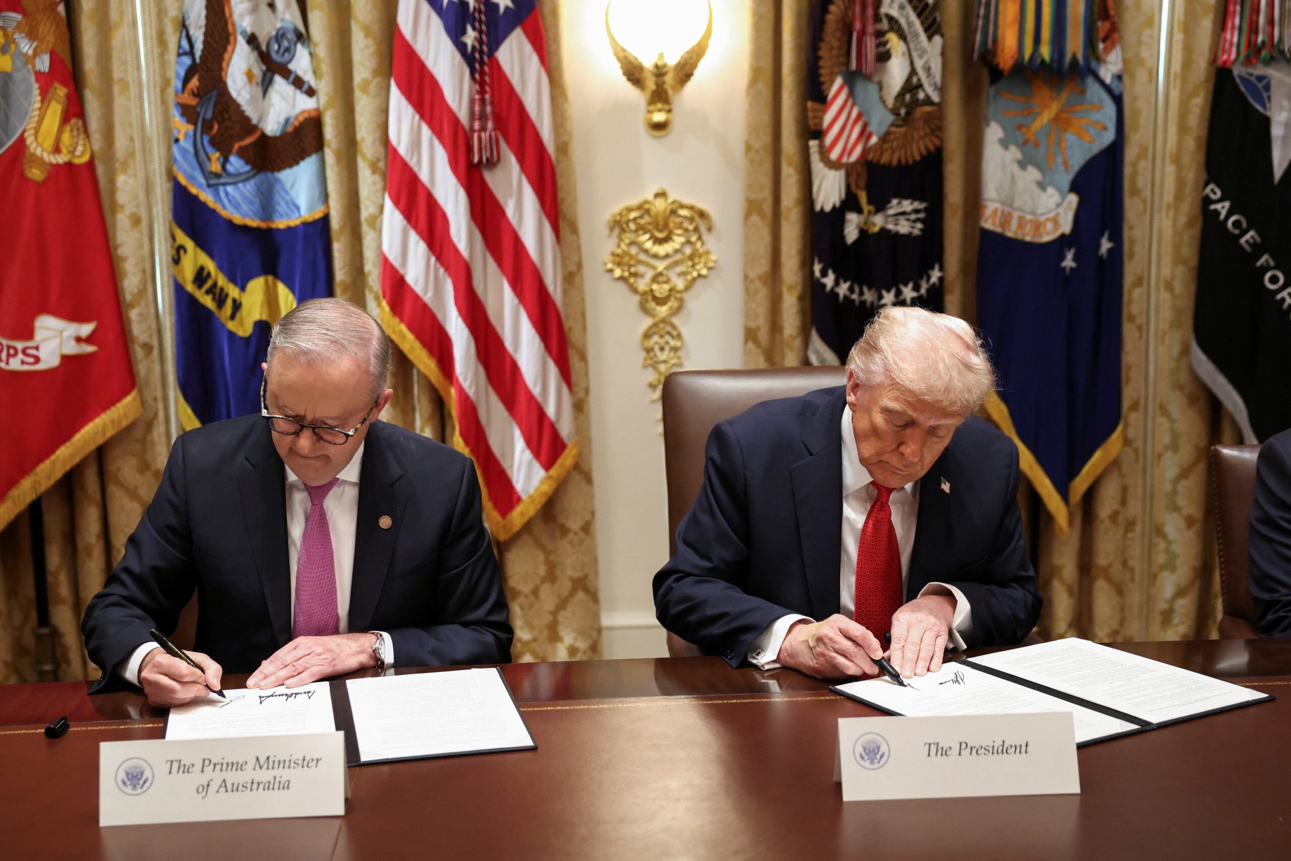 Trump bu kez de o ülkenin kapısını çaldı, nadir toprak elementi aldı