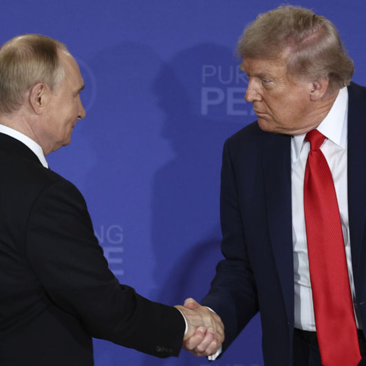 Trump ile Putin telefonda görüştü