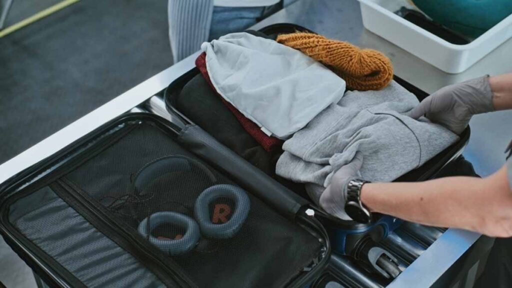 Türk turistlere kritik uyarı! Popüler ülkenin parasıyla yakalanırsanız gümrükte affetmiyorlar!