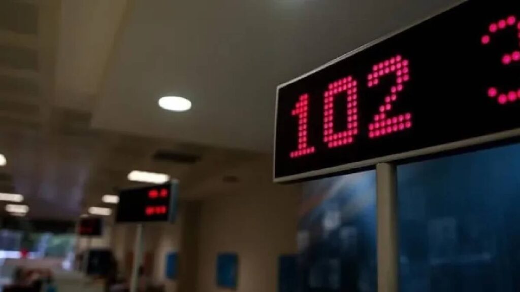 Ülkenin en büyük özel bankası iflas etti