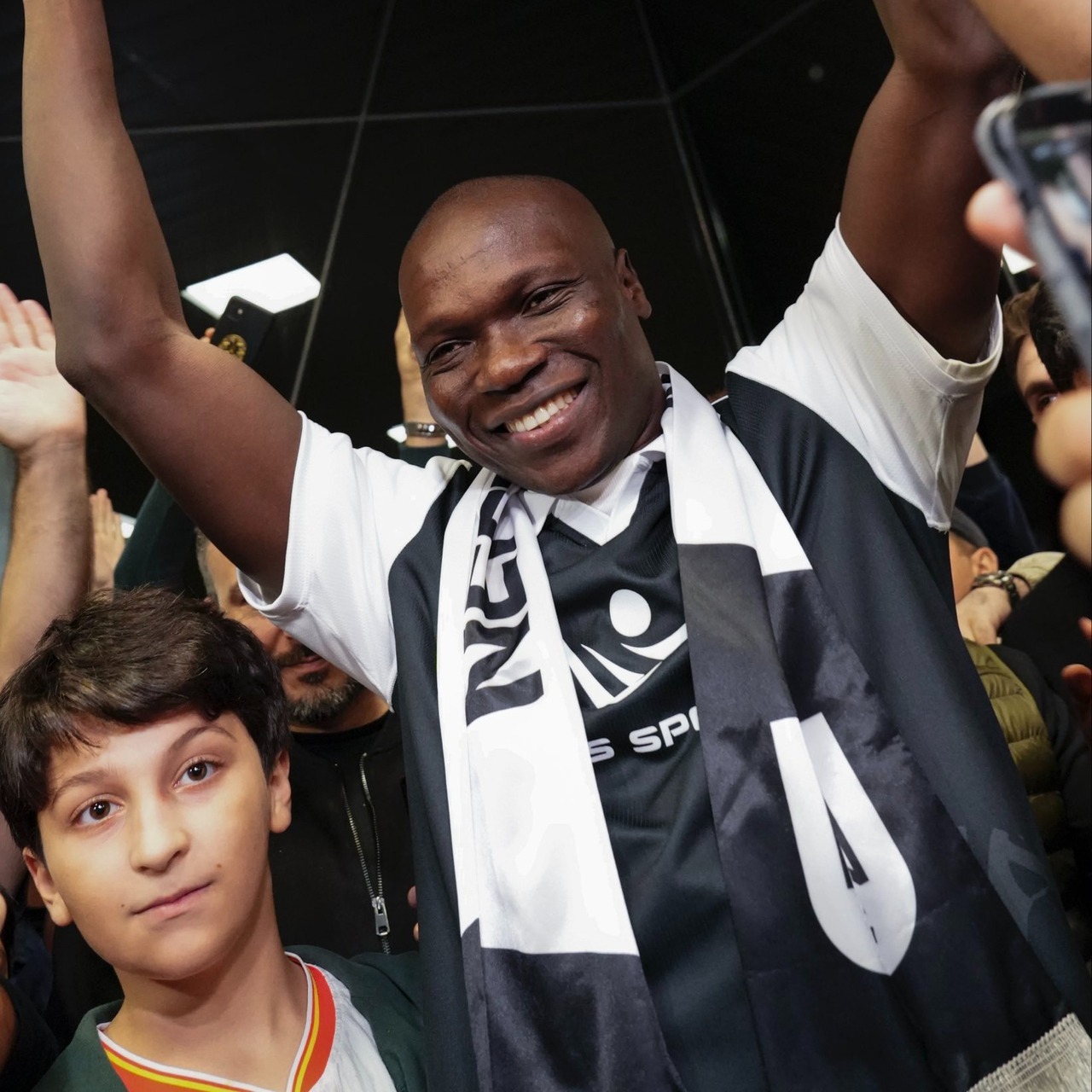 Vincent Aboubakar’dan sürpriz imza!