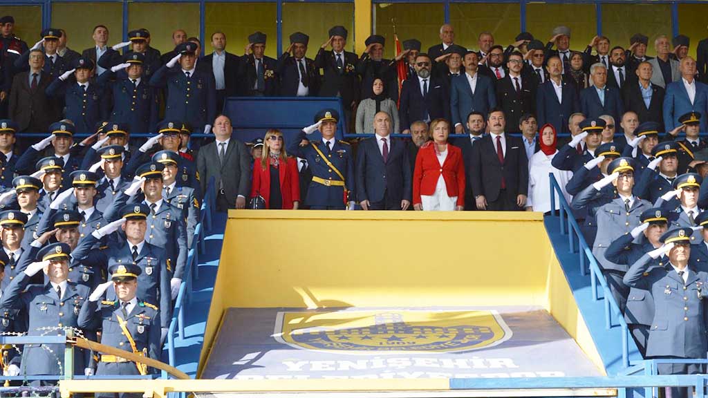 YENİŞEHİR STADYUMUNDA CUMHURİYET COŞKUSU