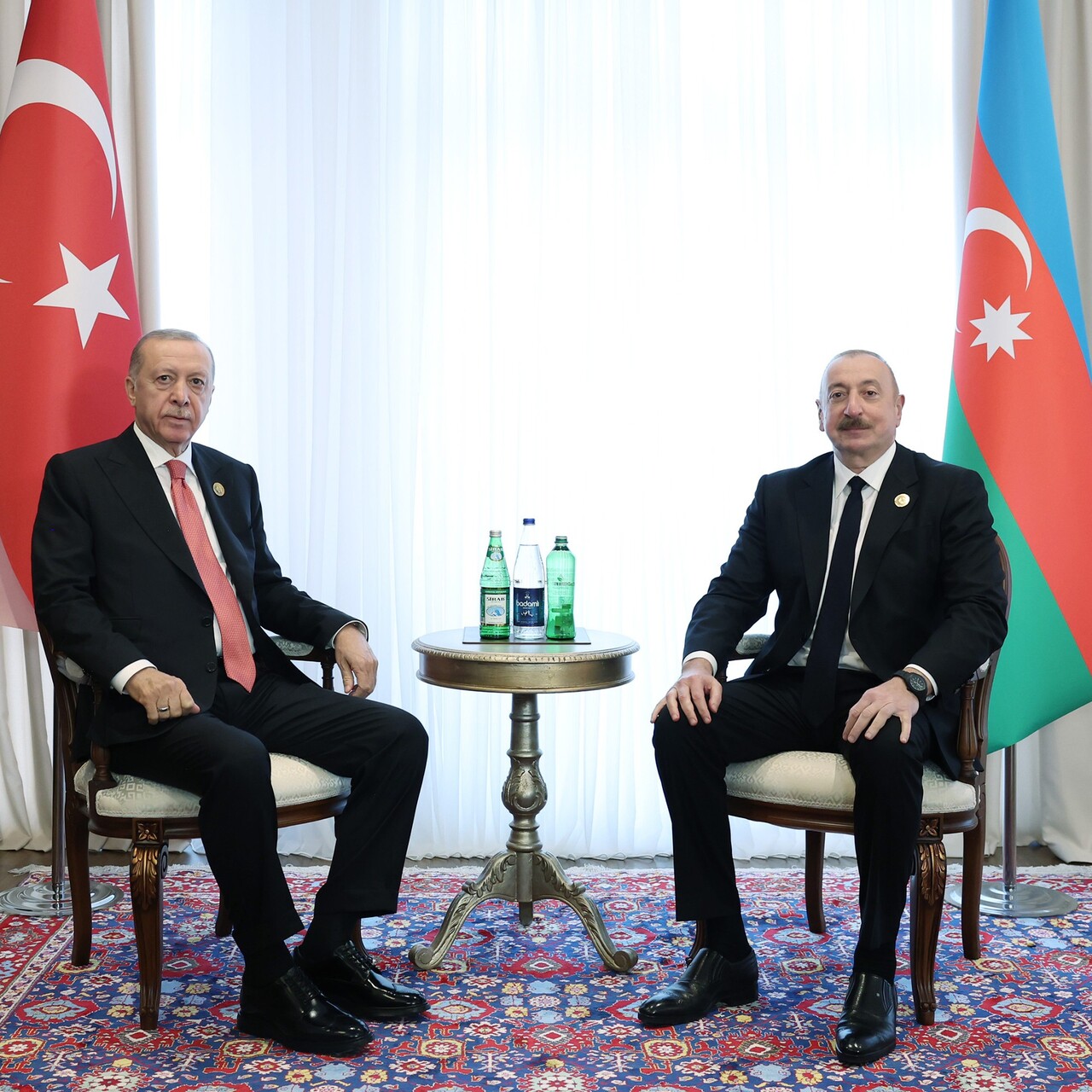 Cumhurbaşkanı Erdoğan: Büyük zaferin mimarı Aliyev’i tebrik ederim