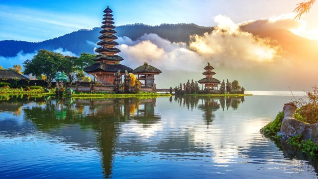 Dünyaca ünlü sahilde tatil köylerinin halk plajlarını kapatması durdurulacak: ‘Deniz sanki onlarınmış gibi’