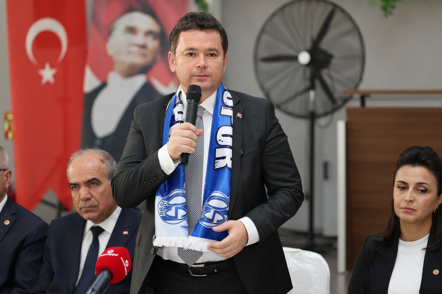 Başkan Aydın’a Ovaakça’da hizmet teşekkürü