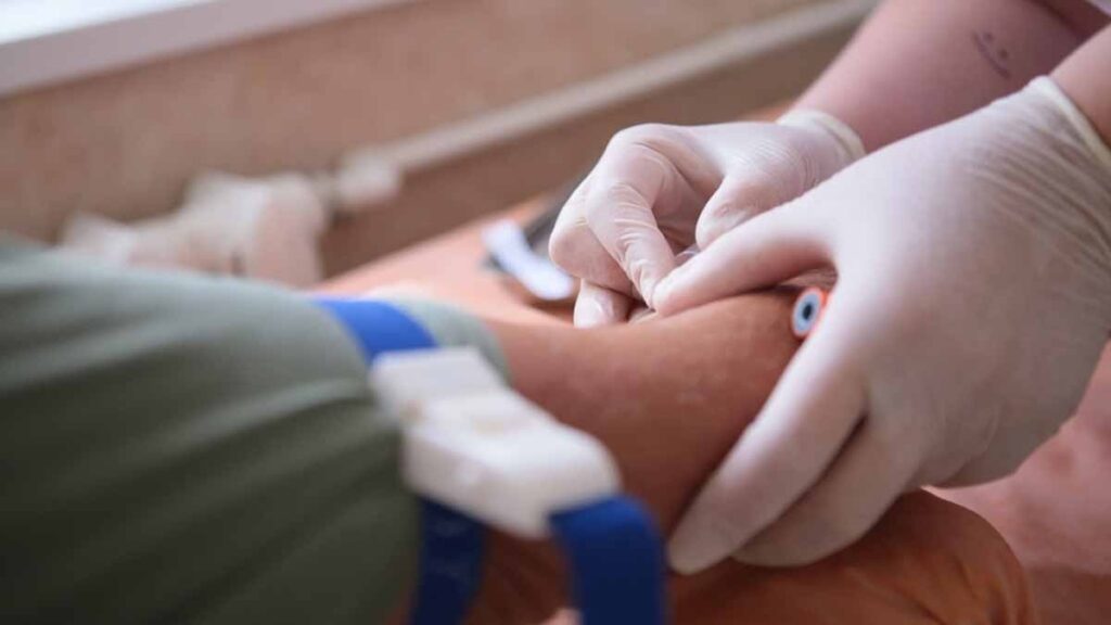 40 yaşından sonra herkesin yaptırması gereken 3 kan testi