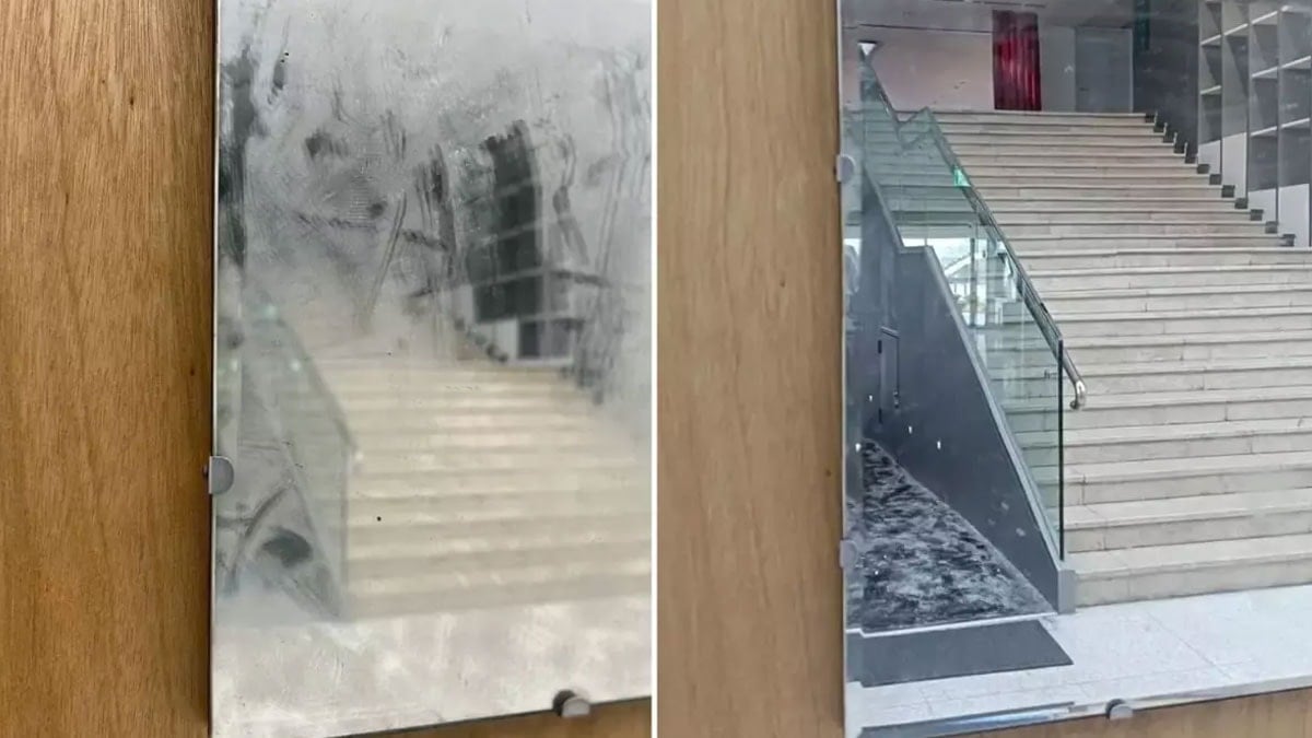 40 yıllık eseri ‘toz’ sanıp tuvalet kağıdıyla sildi