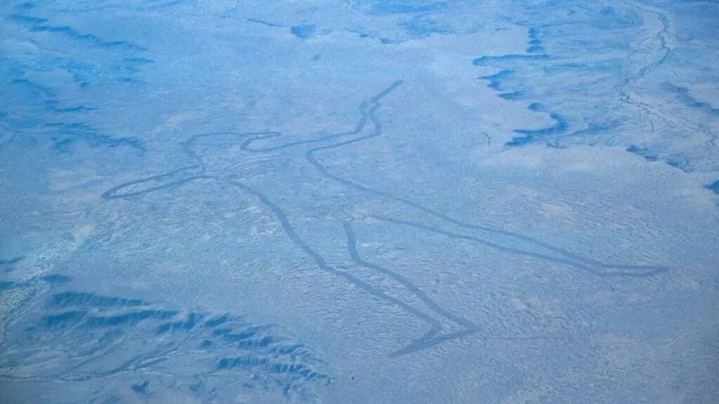 Anide ortaya çıktı, 30 yıldır gündemi meşgul ediyor! Tüm ülke sadece 2 teori üzerinde duruyor