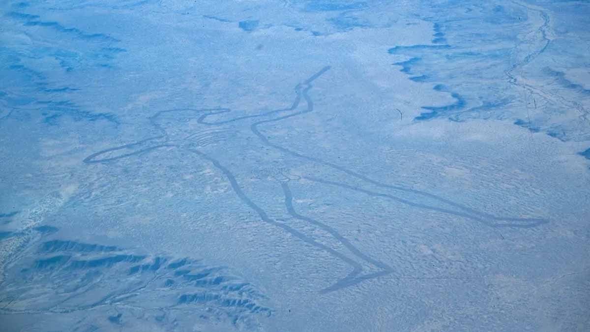Anide ortaya çıktı, 30 yıldır gündemi meşgul ediyor! Tüm ülke sadece 2 teori üzerinde duruyor