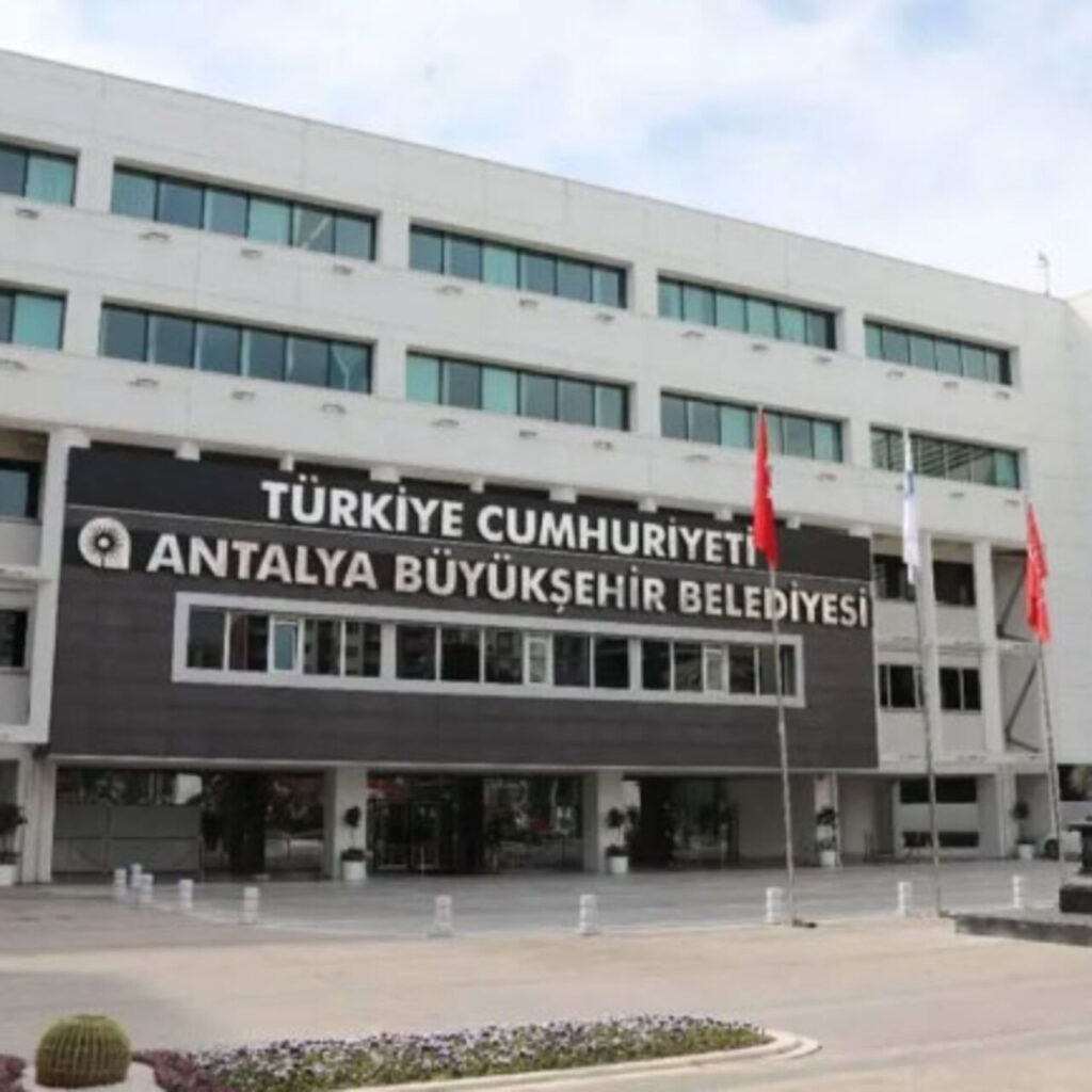 Antalya Büyükşehir’de rüşvet soruşturması: 7 gözaltı