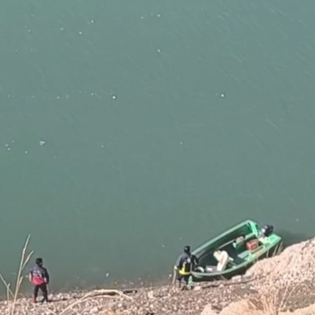 Araç göle uçtu! 3 kişi hayatını kaybetti!