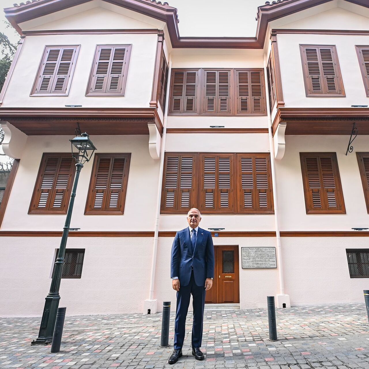 Atatürk’ün evi ziyarete açıldı