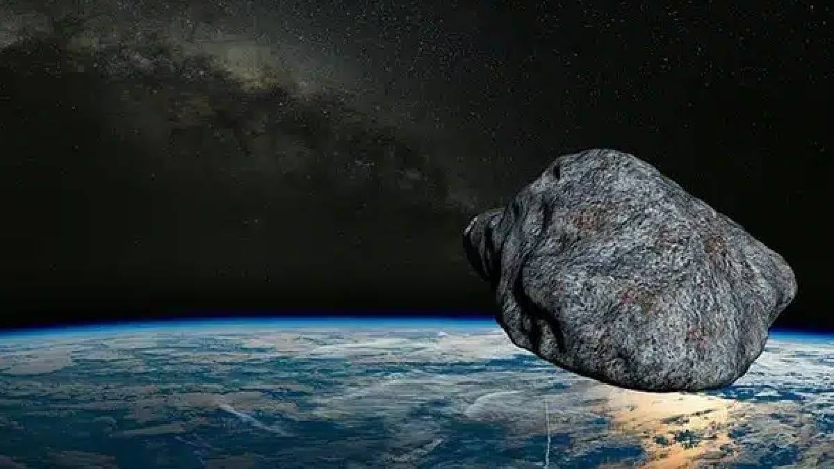Ay için tehlike büyük, dev asteroit hızla yaklaşıyor