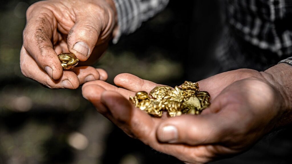 Bahçesinde 34 milyon TL’lik altın bulup devlete bildirdi: Hiç beklemediği bir sonla karşılaştı